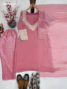 Kurti rosa de seda de diseño elegante con cordones, lentejuelas y trabajo manual, listo para usar, con conjunto de blusa, pantalón y dupatta, a precio de mayorista. - Product Image 3
