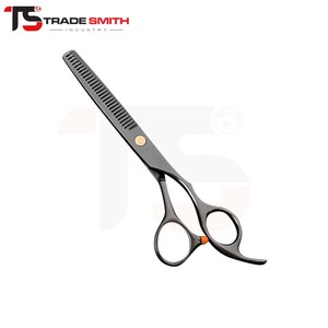 Tijeras de entresacar clásicas TSI Barber, herramienta profesional de texturizado para barberos que buscan un control equilibrado y un acabado impecable del cabello. - Product Image 1
