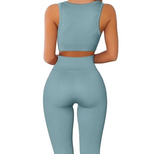 Ensemble de yoga pour femme tendance 2026, nouvelle collection, respirant, léger, 2 pièces, sans manches, taille ajustée, avec logo personnalisé - Product Image 2