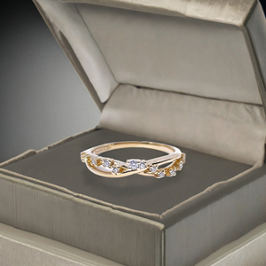 Anillos de Compromiso de Moissanita con Corte Brillante y Estilo Clásico de Starspire Fine Jewelry, con Engaste de Oro Amarillo y Bandas Cruzadas - Product Image 2