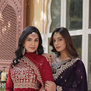 Zarif İşlemeli Sahte Çiçek Desenli Anarkali Elbise ve Dupatta, İşlemeli Sahte Çiçek Desenli Zari Pullu Anarkali Elbise - Product Image 1