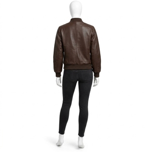 Chaqueta de Cuero Casual para Mujer con Construcción Duradera, Ajuste Cómodo y Costuras Impecables que Ofrecen un Acabado Suave - Product Image 5