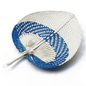 Éventails artisanaux vietnamiens de haute qualité en bambou, en bois, tissés à la main, en feuilles naturelles séchées, portables. - Product Image 1