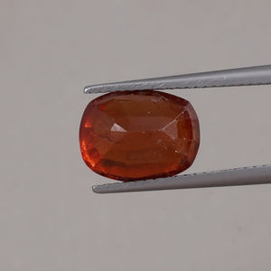 Hessonita Roja Natural al por Mayor, Corte Cojín de 6.14 Quilates, 11.5x8.5mm, Ligera, Certificada por IGI, Excelente Calidad para Joyería - Product Image 3