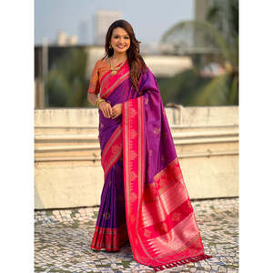 Sari Tradicional de Seda Suave Morada con Tejido Zari en Contraste de Elite Weaves, 650 g, para Bodas - Product Image 6