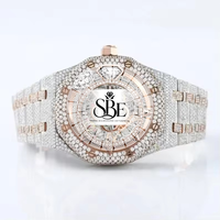 Jam Tangan Berlian Perak Berkualitas Terbaik Gaya Hip Hop Bling dengan Casing Baja Tahan Karat yang Tahan Lama untuk Acara dan Hadiah untuk Pria.