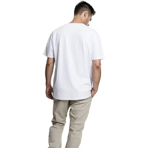 Camiseta de algodón de color sólido para hombre, manga corta, cuello redondo, corte regular, informal, tejido de punto, teñido liso y a bajo precio. - Product Image 2