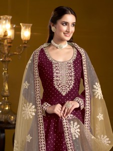 Costume Anarkali semi-couture moderne en jacquard brodé Chanderi pour bal de promo, mariage et Diwali - Product Image 6