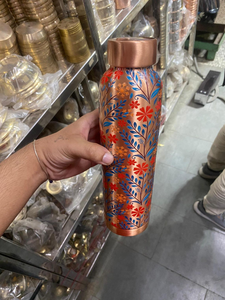 Bouteille d'eau de luxe en cuivre pur avec impression florale japonaise UV |   Bouteille réutilisable anti-fuite |   Vaisselle en cuivre de qualité supérieure à motifs floraux - Product Image 4
