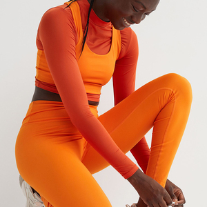 Leggings de sport personnalisés pour femmes, imprimés par sublimation, dernier design, pour le fitness et les entraînements. - Product Image 4