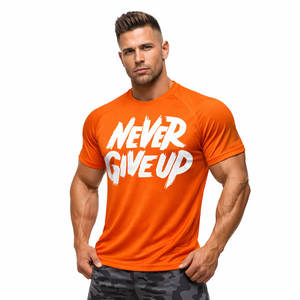 T-shirt de sport pour hommes avec motif « Never Give Up », respirant, pour l'entraînement physique, la musculation et le sport - Product Image 1