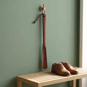 Chausse-pied en bois fait main, manche long de 15,7 pouces, en bois massif, rustique, aide au portage des chaussures pour l'entrée, en bois naturel - Product Image 1