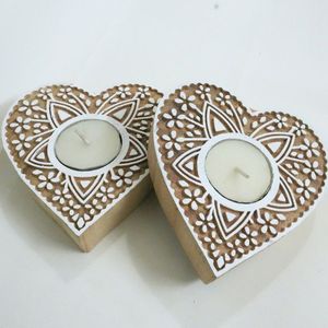 Porte-bougie en bois en forme de cœur avec motif mandala pour la décoration de la maison - Product Image 1