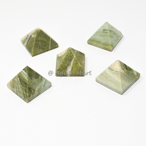 Pierre précieuse métaphysique en cristal de pyramide d'agate de lépidolite pourpre pour la décoration intérieure et le générateur d'énergie positive de méditation - Product Image 4