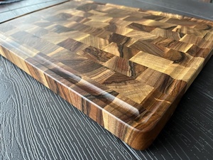 Tabla de cortar rectangular de madera con diseño de agarre fácil - Product Image 3