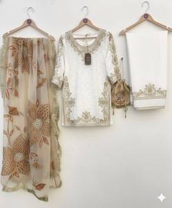 ชุดพิเศษสำหรับเทศกาลอีดและเทรนด์แฟชั่นสำหรับงานแต่งงาน ประกอบด้วยเสื้อท็อป กางเกงพลัซโซ และผ้าคลุมไหล่ - Product Image 4