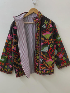 Manteau d'hiver bohème en velours brodé floral Suzani, veste coupe-vent en tricot, duster en coton brodé floral Suzani - Product Image 2