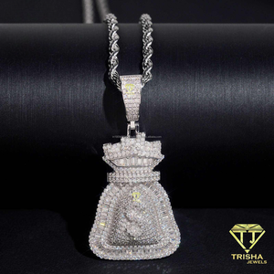 Pendentif Sac d'argent de luxe serti de diamants en argent sterling 925 avec accents baguette en moissanite et design de collier hip-hop - Product Image 1