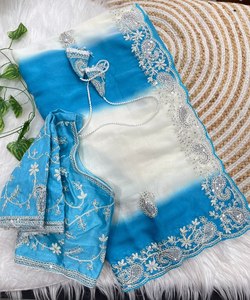 Sari en Georgette Fantaisie avec Bordure Brodée et Broderie de Sequins, Sari de Soirée, Sari de Créateur avec Bordure et Pompons Miroir - Product Image 1