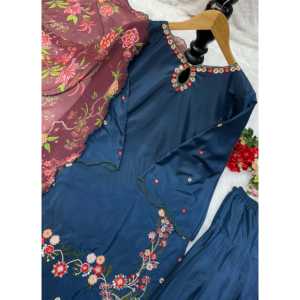 Ensemble de costume traditionnel chinois de créateur pour les fêtes avec un dupatta fantaisie - Product Image 2