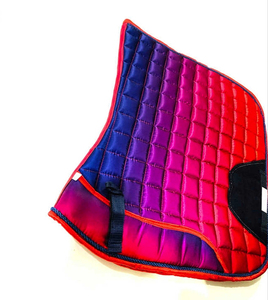 Tapis de selle d'équitation personnalisés haut de gamme en polyester satiné avec mousse de polycoton de haute qualité - Product Image 3