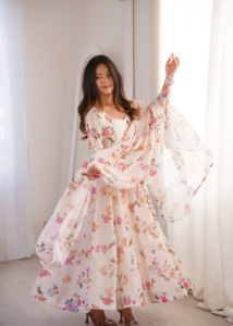 Ensemble maxi bohème imprimé en georgette avec dentelle décorative au col, jupe circulaire fluide et bas coordonné doux pour femme - Product Image 4