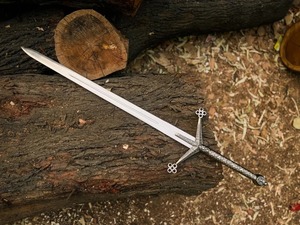 Cuchillo Largo de Acero al Carbono con Guardacabezas Ornamentado y Funda de Cuero, Hoja Recta, Grado DIY, 32 Pulgadas, Punta de Lanza Personalizable ODM - Product Image 5