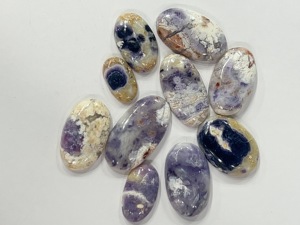 Lot de 10 cabochons en pierre naturelle violette de qualité AA, 43g, vente en gros de pierres précieuses en vrac pour la fabrication de bijoux, fournisseur en gros - Product Image 1