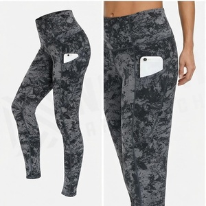 Leggings de yoga à taille haute et longueur intégrale avec imprimé camouflage, poches, extensibles dans quatre sens, en spandex et polyester, vêtements de sport pour femmes - Product Image 3