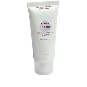 Crema Hidratante Suave de Sándalo, Suministro al por Mayor para Uso en Salones de Belleza, Cuidado de la Piel, Fórmula de Marca Privada, Tubo de 80 ml, Alta Calidad - Product Image 1