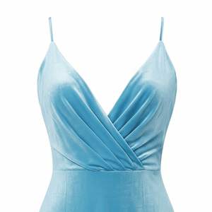 Robe longue fendue en velours coréen moderne pour femme, silhouette moulante, soutien-gorge intégré, design structuré sophistiqué - Product Image 3