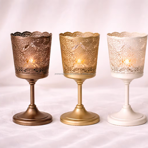 Portavelas votivas de metal grabado con encaje y soporte largo – Juego de 4 (Negro, Blanco, estaño y Oro Antiguo) - Product Image 1