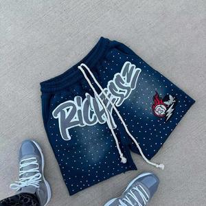 Shorts d'été personnalisés pour hommes, style streetwear vintage, avec logo, strass et impression délavée au soleil, en coton – Vente en gros pour fabricants - Product Image 3