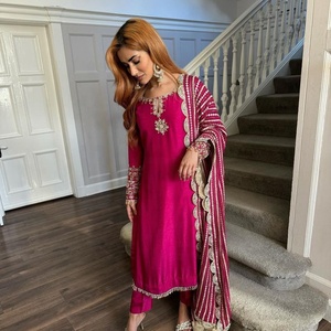 Fateha Fashion Indian Pink Salwar Suit Bordado de algodón hecho a mano y secuencia Moti Work Silk Top & Bottom para bodas y fiestas - Product Image 3