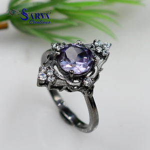 Bague Alexandrite taille ronde avec accents de zirconiums cubiques, argent sterling 925, bague de fiançailles et de mariage, cadeau pour elle - Product Image 3