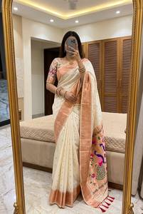 Sari en soie Paithani douce avec motifs tissés en Zari doré et pallu riche en tissage Meenakari avec bordure triple Munia - Product Image 4