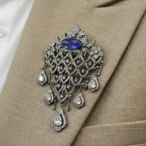 Broches unisexes plaquées or avec tanzanite et diamants, également connues sous le nom de colliers - Product Image 5