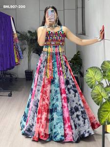 Lehenga acampanado Kali de diseño elegante con georgette sintético y estampado Shibori multicolor, Choli con trabajo Kali Katchhi, suministro al por mayor - Product Image 2