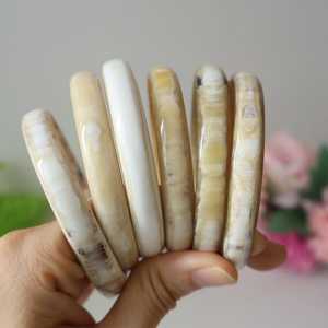 สร้อยข้อมือทำมือทำจากเขาวัวธรรมชาติขัดเงาเครื่องประดับของขวัญสไตล์โบโฮฮอร์นวัวแท้สำหรับผู้หญิง - Product Image 3