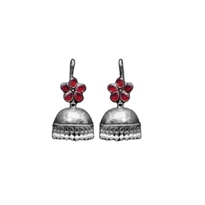 Pendientes Colgantes de Latón Oxidado con Baño de Plata Antigua y Rubíes |   Aniversario Étnico Bohemio Clásico |   Artesanía india hecha a mano al por mayor - Product Image 1