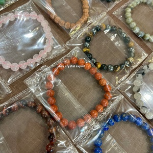 สร้อยข้อมือลูกปัดพลอยธรรมชาติคุณภาพดีที่สุด ขนาด 8 มม. สร้อยข้อมือคริสตัลยืดได้ สำหรับผู้ชาย ผู้หญิง เครื่องประดับหินบำบัด ขายส่ง - Product Image 4