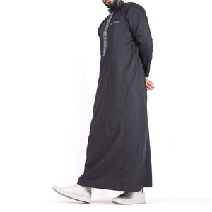 Nouveaux styles uniques de jubah pour hommes, vêtements islamiques saoudiens, jubah thobe, robe islamique noire pour hommes. - Product Image 2