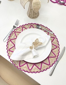 Anneau de serviette en rotin en forme de papillon, parfait pour améliorer la présentation des tables de café et de restaurant, fabriqué à la main en Inde - Product Image 3