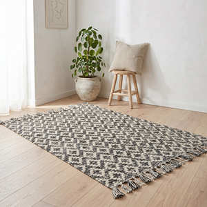 Tapis de sol moderne en coton tissé à la main avec un motif diamant tribal pour salon, chambre et décoration intérieure contemporaine - Product Image 1