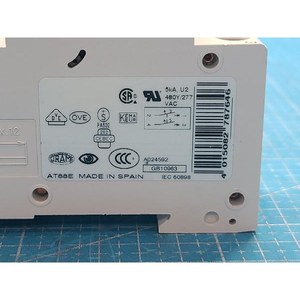 Disjoncteur miniature bipolaire Eaton FAZ-C20/2 d'occasion – Pièces détachées d'équipement semi-conducteur de la génération précédente - Product Image 5