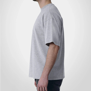 Camiseta de cuello redondo extragrande de nueva llegada, estilo urbano, de algodón grueso, corte holgado, informal y a la moda para hombre. - Product Image 4