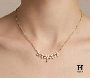 Collier statement en or et diamants, pendentif élégant en grappe de pierres multiples, bijoux fins de luxe en or 18 carats pour femmes - Product Image 3