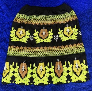 Jupes pour femmes polynésiennes grandes tailles en polyester respirant, écologiques, brodées, traditionnelles, décontractées pour l'été, couleur et logo personnalisés - Product Image 1