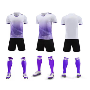 Ensemble d'uniformes de football compétitifs, kit de football personnalisé pour équipe, tenue de sport durable pour les performances de match - Product Image 5