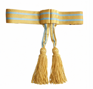 Cinturón Ceremonial Dorado con Rayas Azules y Grises – Accesorio Decorativo para Uniforme - Product Image 1